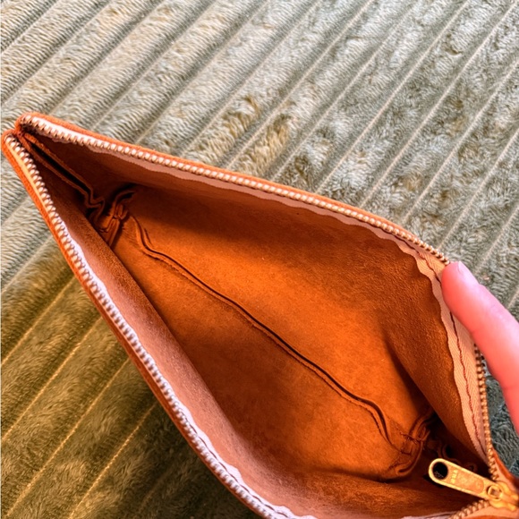 Portland Leather Goods Toiletry Bag - Picture 4 of 7